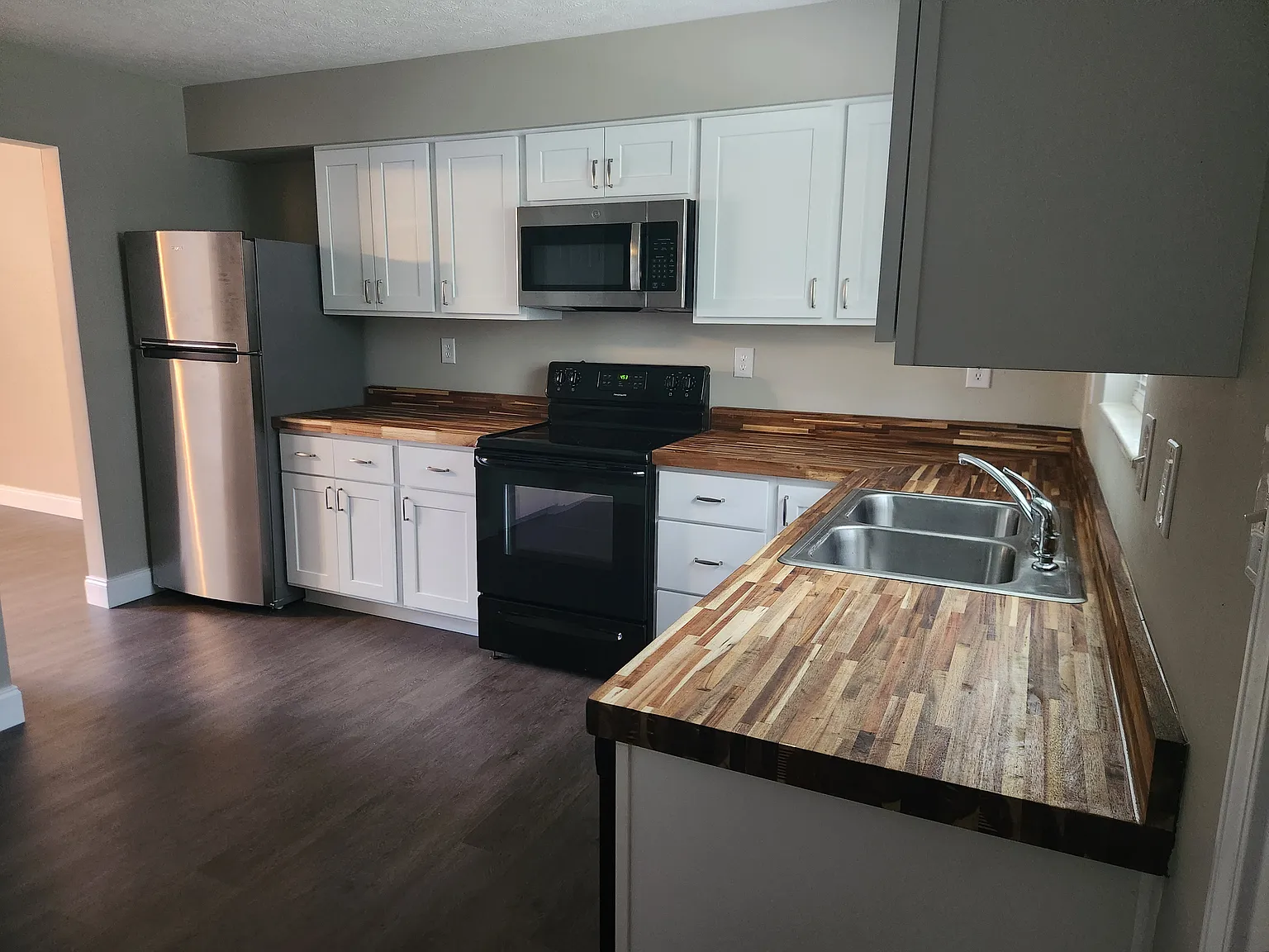 2 bed, 900 sqft, $1,300 — Photo 4