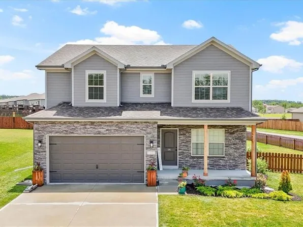 1405 8th Ter, Oak Grove, MO 64075