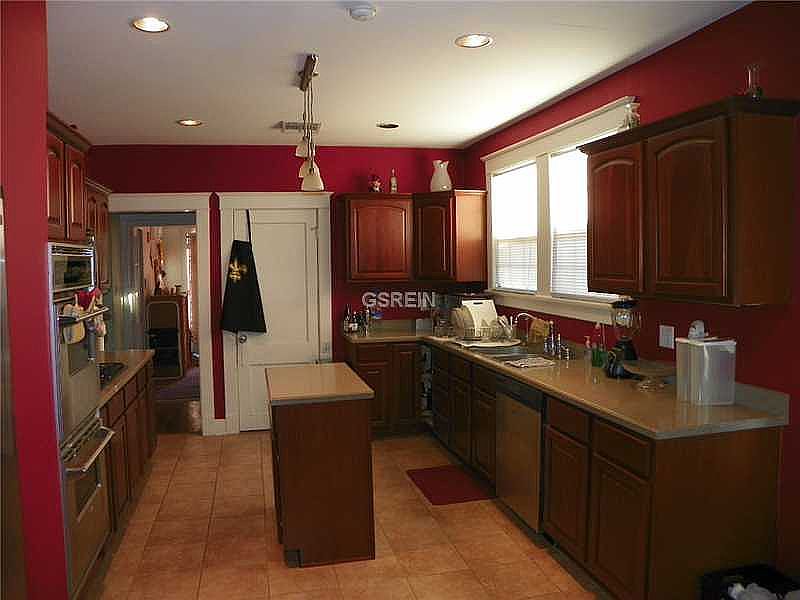 2nd image of 4118 Gen Pershing St