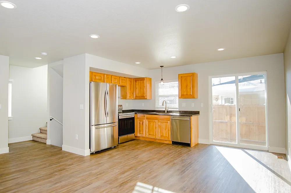 922 North Garfield Avenue, Unit A100 — Photo 2