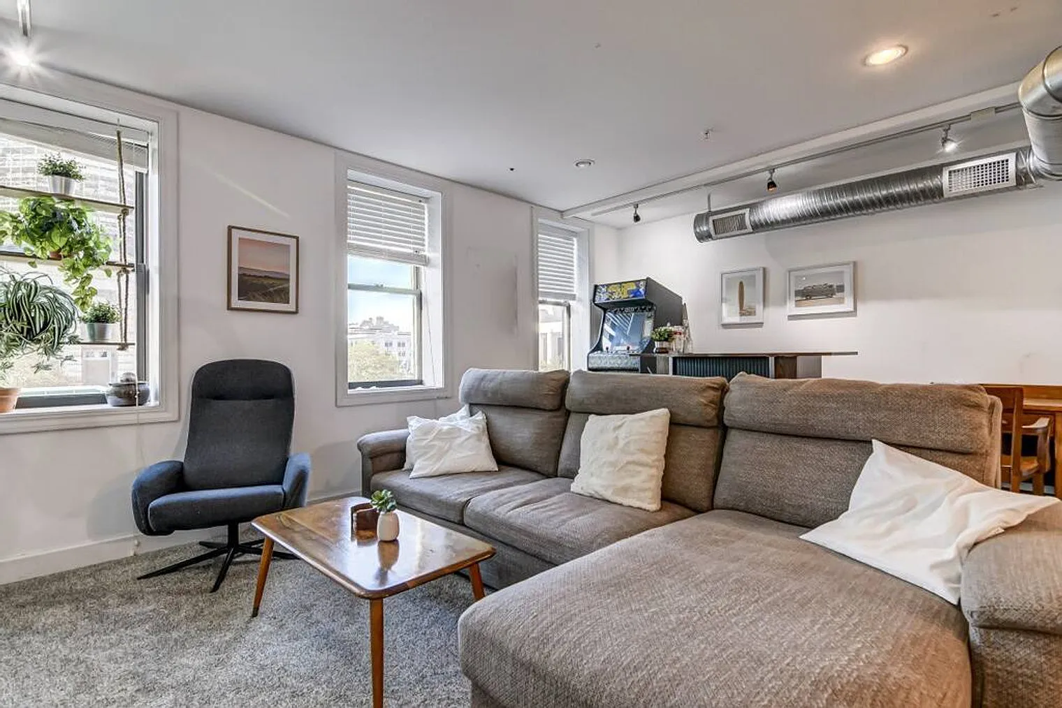 2 bed, 2.0 bath, 990 sqft, $3,797 — Photo 1