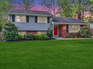 15003 Ponderlay Dr, Centreville, VA 20120