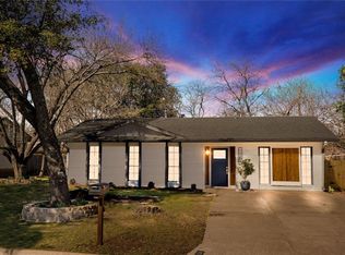 1304 Meadows Dr, Round Rock, TX 78681