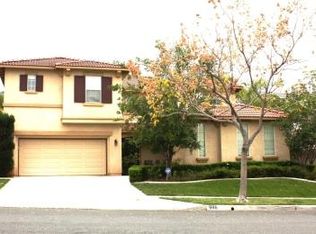 946 W Orange Heights Ln, Corona, CA 92882