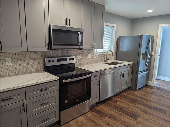 4th image of 9408 Roslan Pl