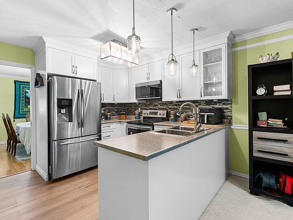 5th image of 33020 Maclure Rd #23