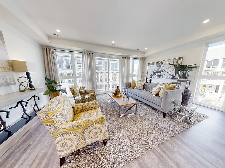 234 Edgevalley Rd #82 — Photo 30