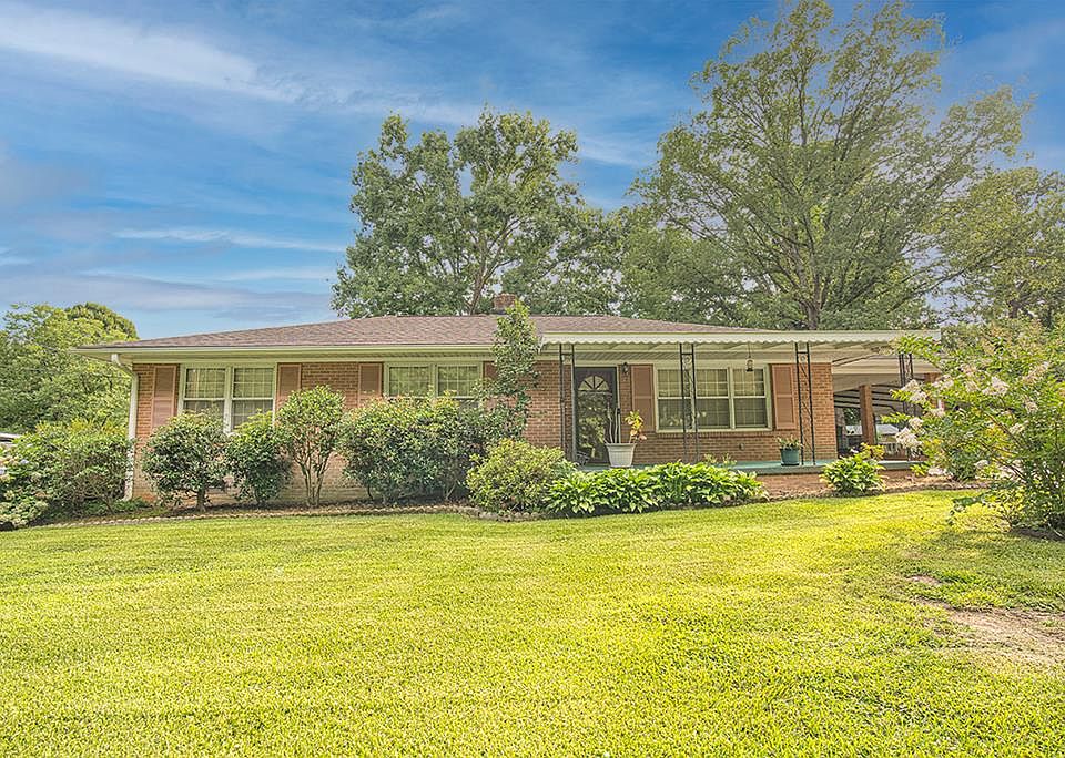 1st image of 411 Dogwood Dr
