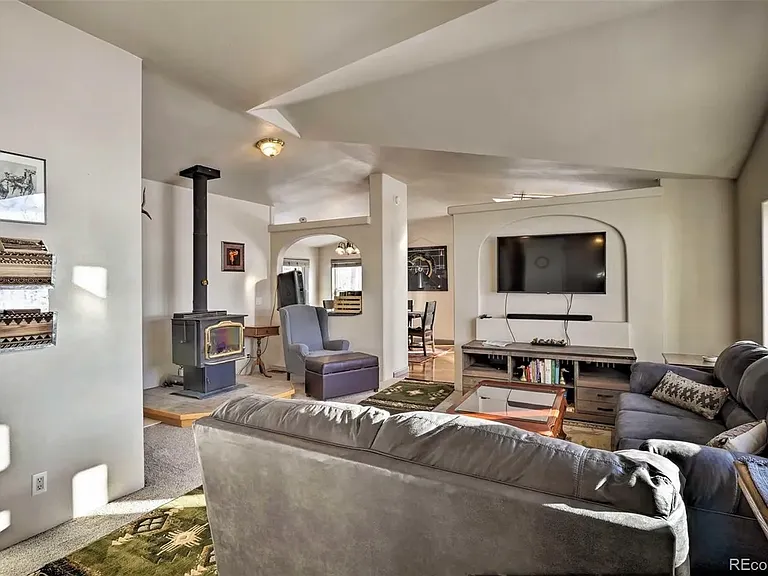 443 Vine Rd — Photo 9