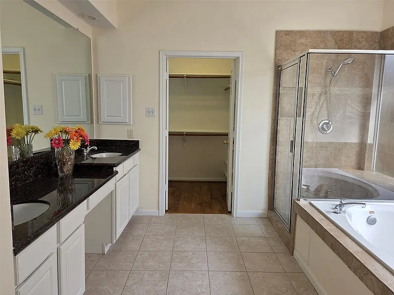 4306 Lakeside Meadow Dr — Photo 23
