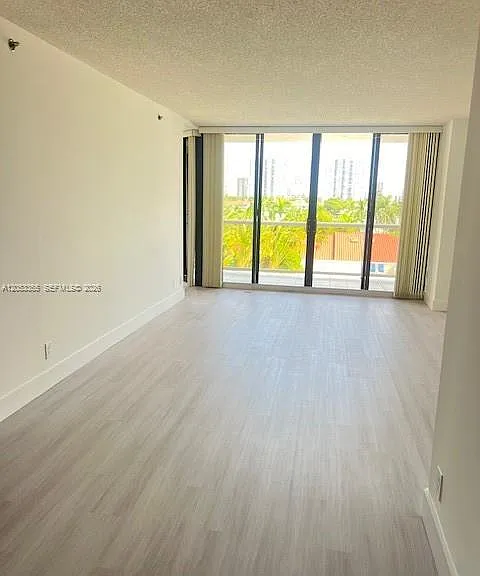 3600 Yacht Club Dr #504 — Photo 2