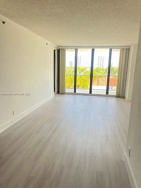 3600 Yacht Club Dr #504
