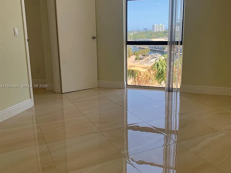 13499 Biscayne Blvd #710 — Photo 13