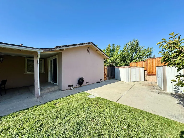 2494 Lone Oak Dr — Photo 55