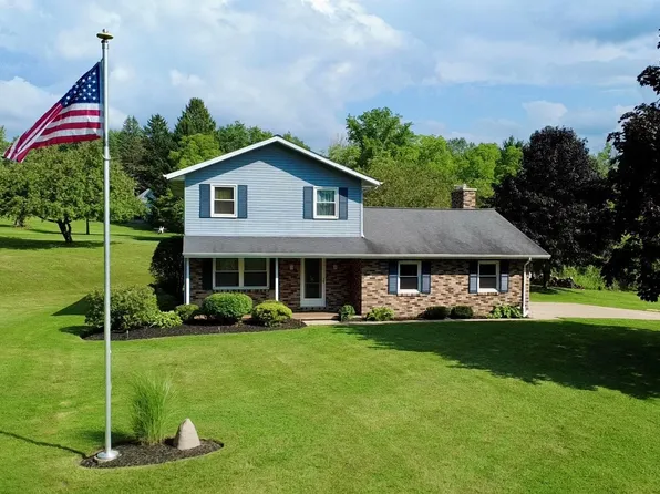 8698 Haft Rd, Erie, PA 16510