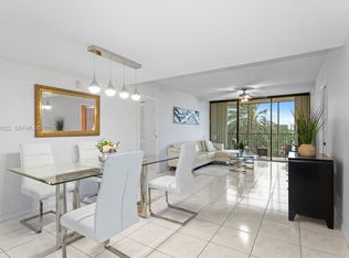 20379 W Country Club Dr APT 532, Aventura, FL