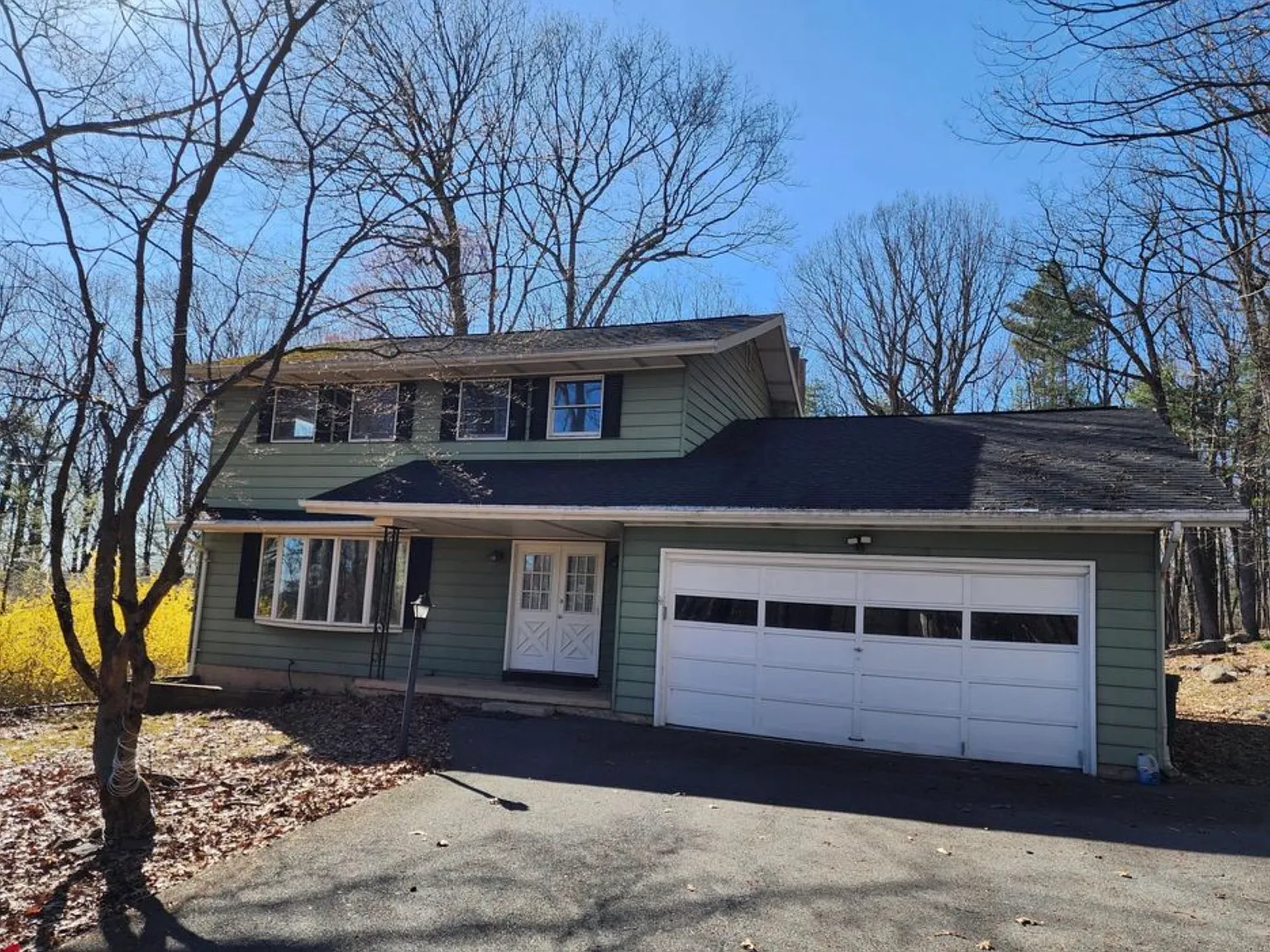 4 bed, 1800 sqft, $2,700 — Photo 1
