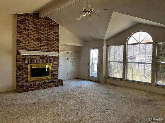 3rd image of 20 Ridge Mount Ct