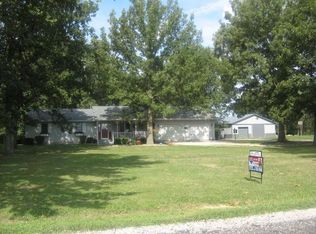 1977 N 2700 East Rd, Moweaqua, IL 62550