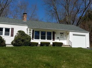 18 Meadow Ln, Shrewsbury, MA 01545