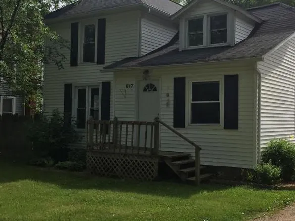 617 Hamilton St, Vicksburg, MI 49097