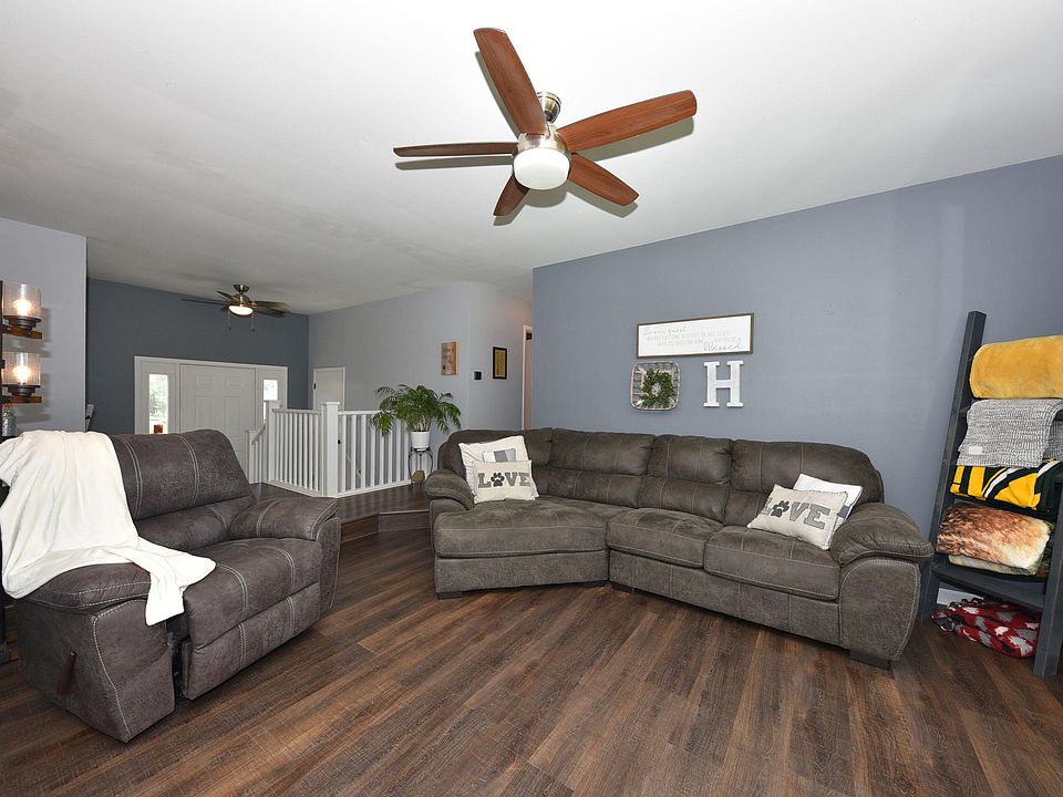 1st image of 595 Court Dr