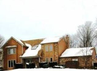 2 Kerry Hl, Fairport, NY 14450