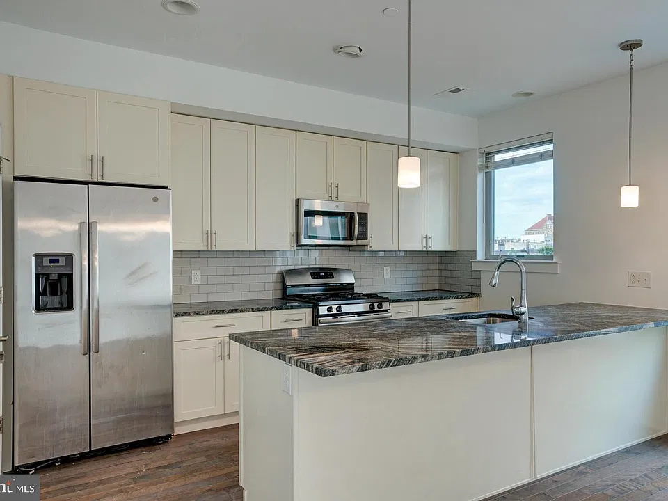 2104 Kensington Walk #1