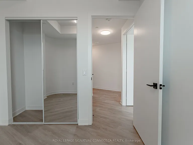 1185 Dupont St #1307 — Photo 16