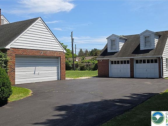 4th image of 3732 S Saucon Ave