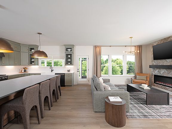 Crescent Mills - Caroline Interior Image 1