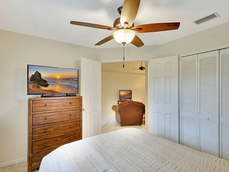 13796 Yarmouth Dr — Photo 9