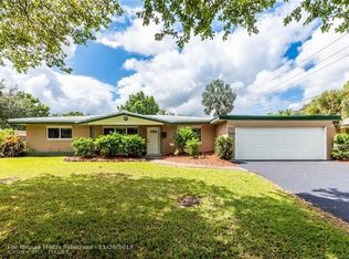 881 Camellia Ct, Plantation, FL 33317