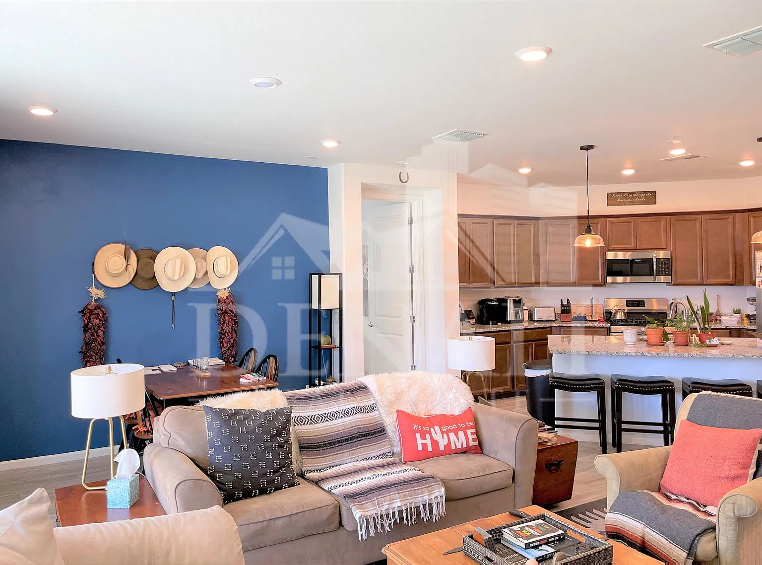 3 bed, 2.0 bath, 1742 sqft, $2,295 — Photo 4
