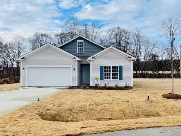 320 Altavista Dr, Clemmons, NC 27012