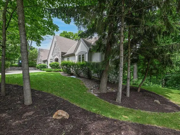 2426 North 100th STREET, Wauwatosa, WI 53226