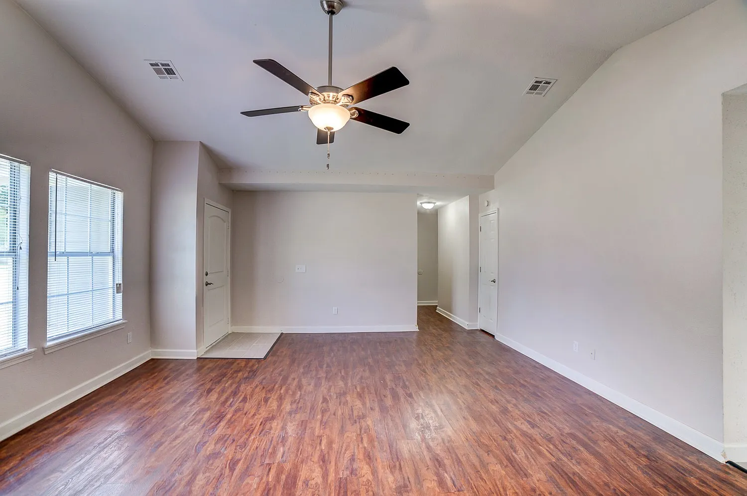 3 Bed | 2 Bath in Bixby! — Photo 1