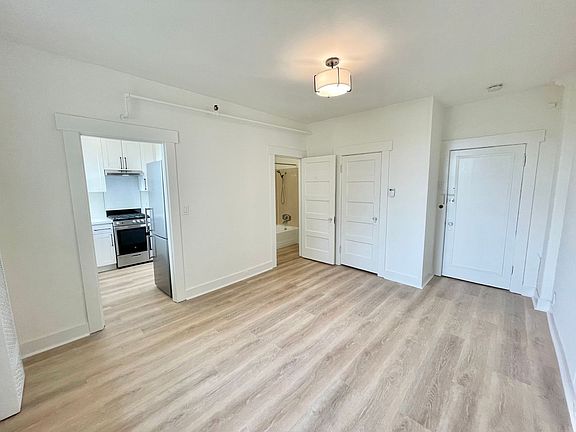 3rd image of 310 Parnassus Ave APT 10