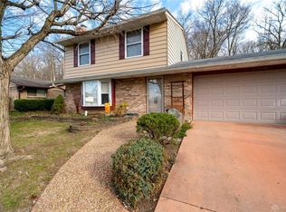 7000 Sandalview Dr, Dayton, OH 45424