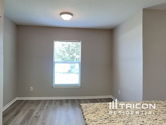 4th image of 328 Sierra Mike Blvd