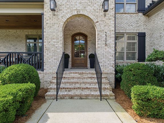 3rd image of 2205 Stardust Ct