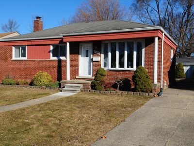 33090 Rosslyn Ave, Garden City, MI, 48135