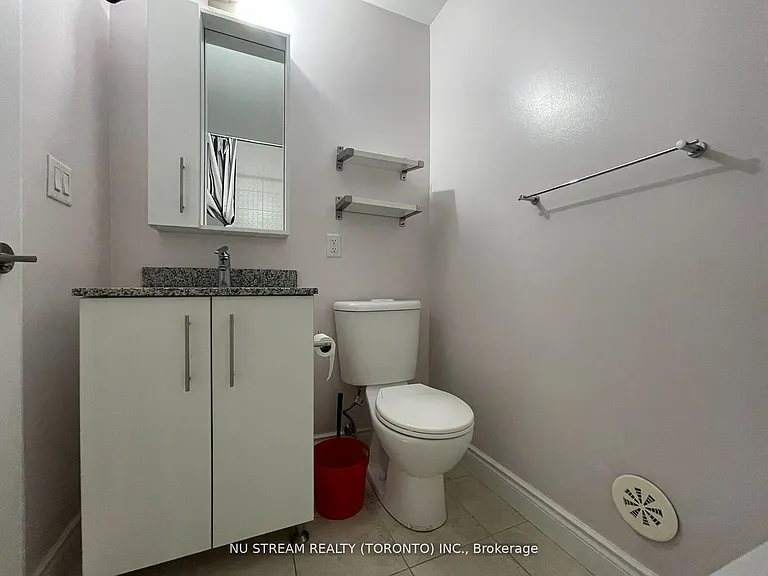 241 S Park Rd — Photo 16