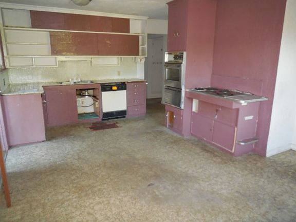 5th image of 13442 6th Ave S