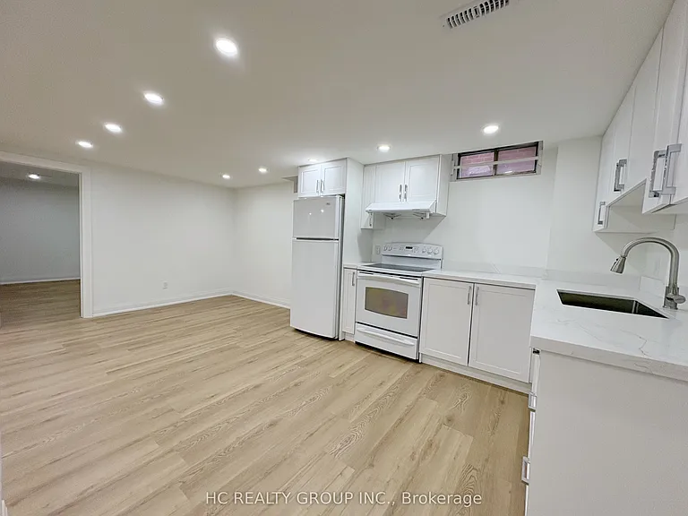 167 Mathewson St #BASEMENT — Photo 3