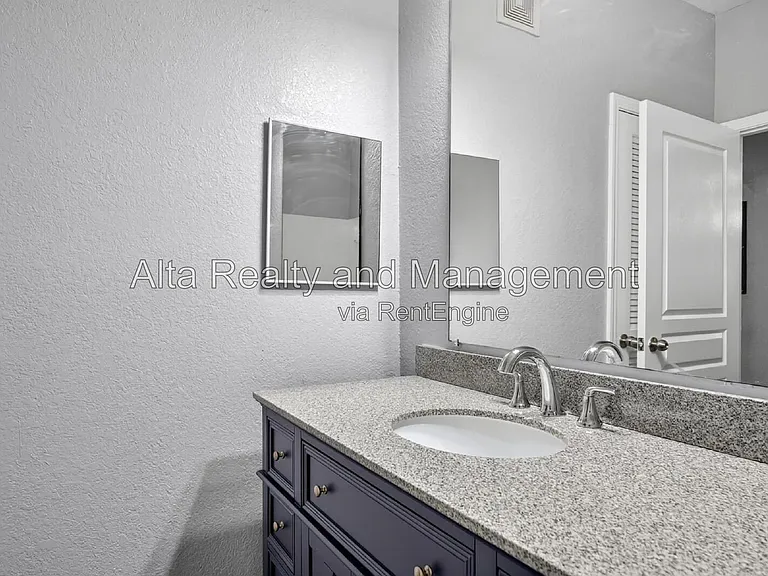 8290 Gate Pkwy #601 — Photo 43