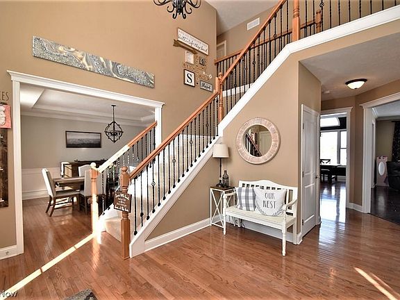 2nd image of 7219 Capilano Dr
