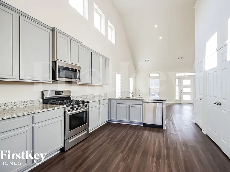12543 Highgrove Springs Dr — Photo 9