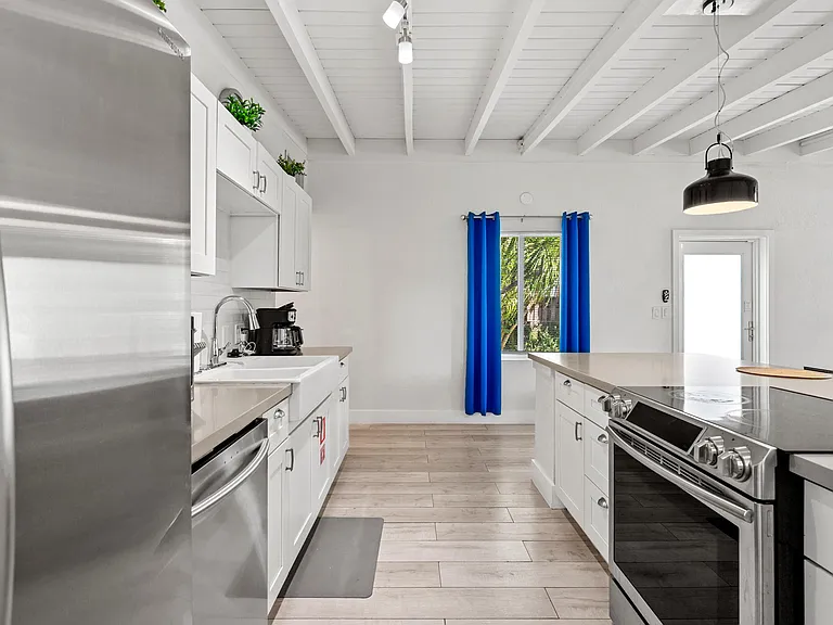 3305 SW 15th St — Photo 8