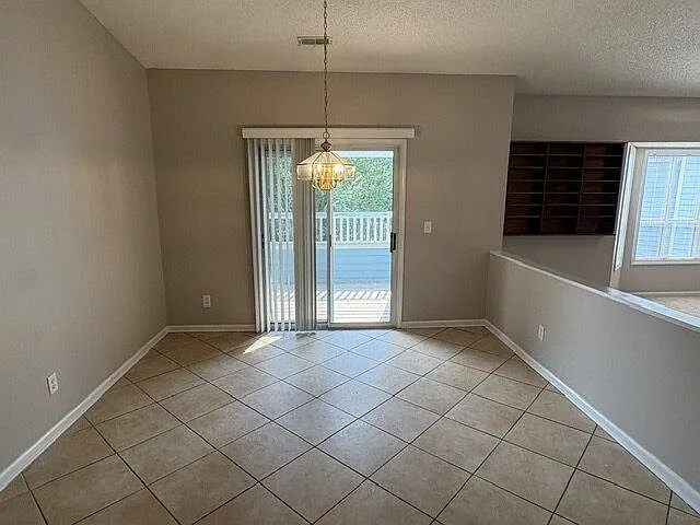 120 Breezewood Dr — Photo 20